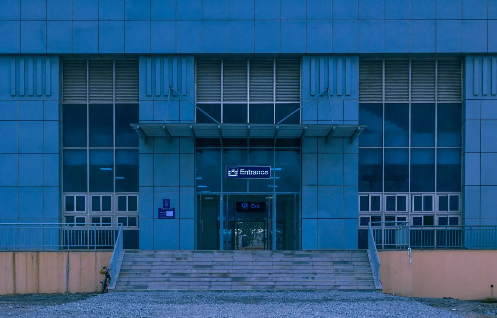 海口企业网站建设中的响应式布局技术要点与实施方案