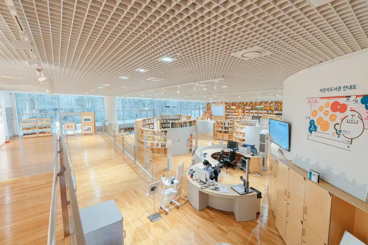 海口企业网站建设中的响应式前端适配技术解析