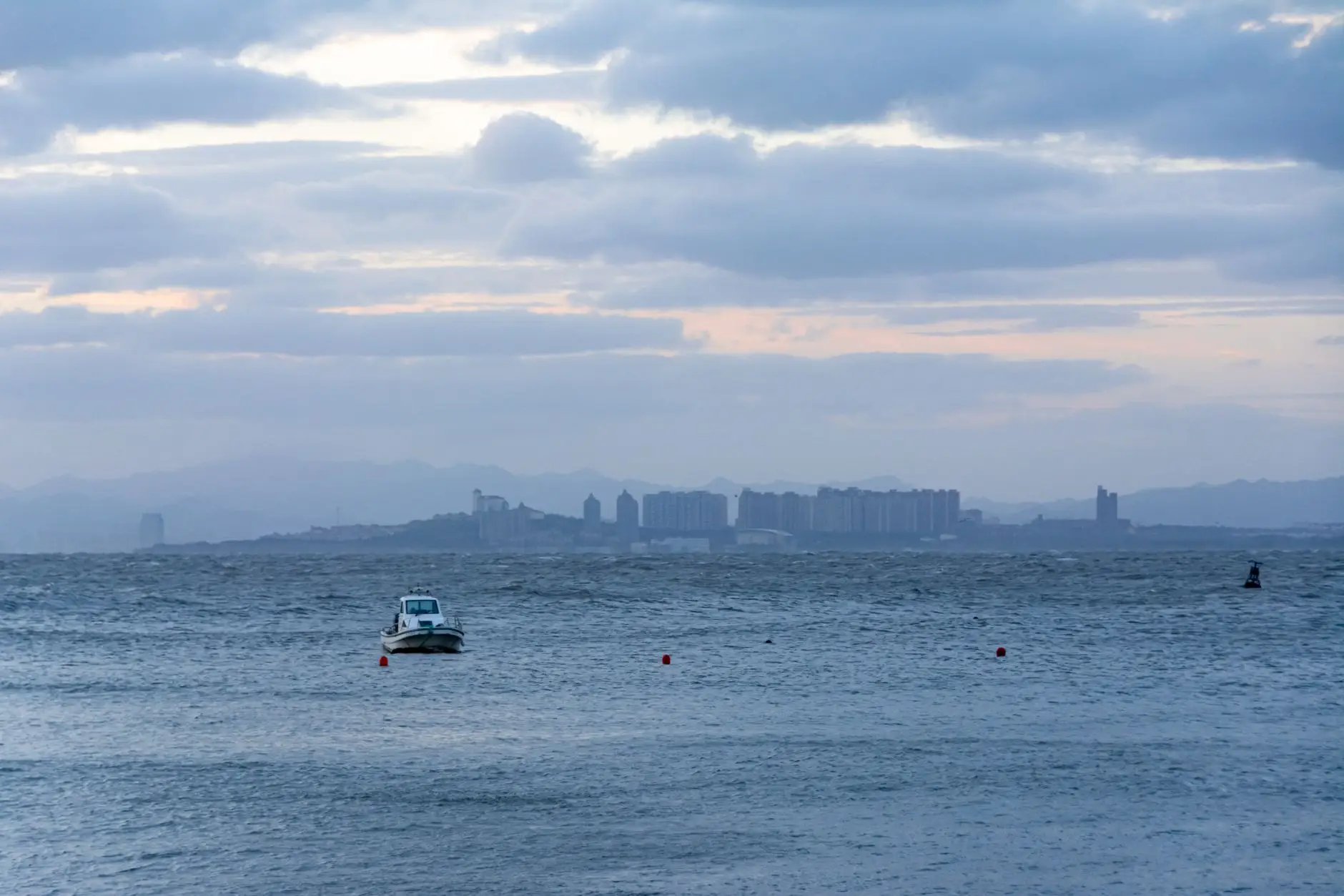 海口企业官网建设指南：从域名注册到网站上线的完整技术流程解析
