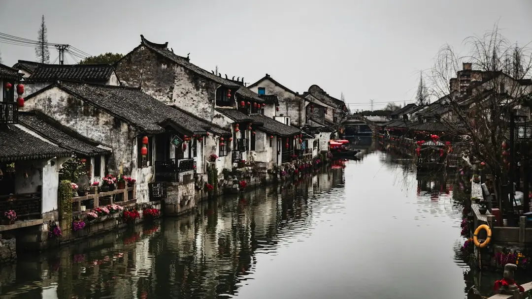 海口浪遏飞舟互联网科技：企业网站建设与软件开发全流程解析